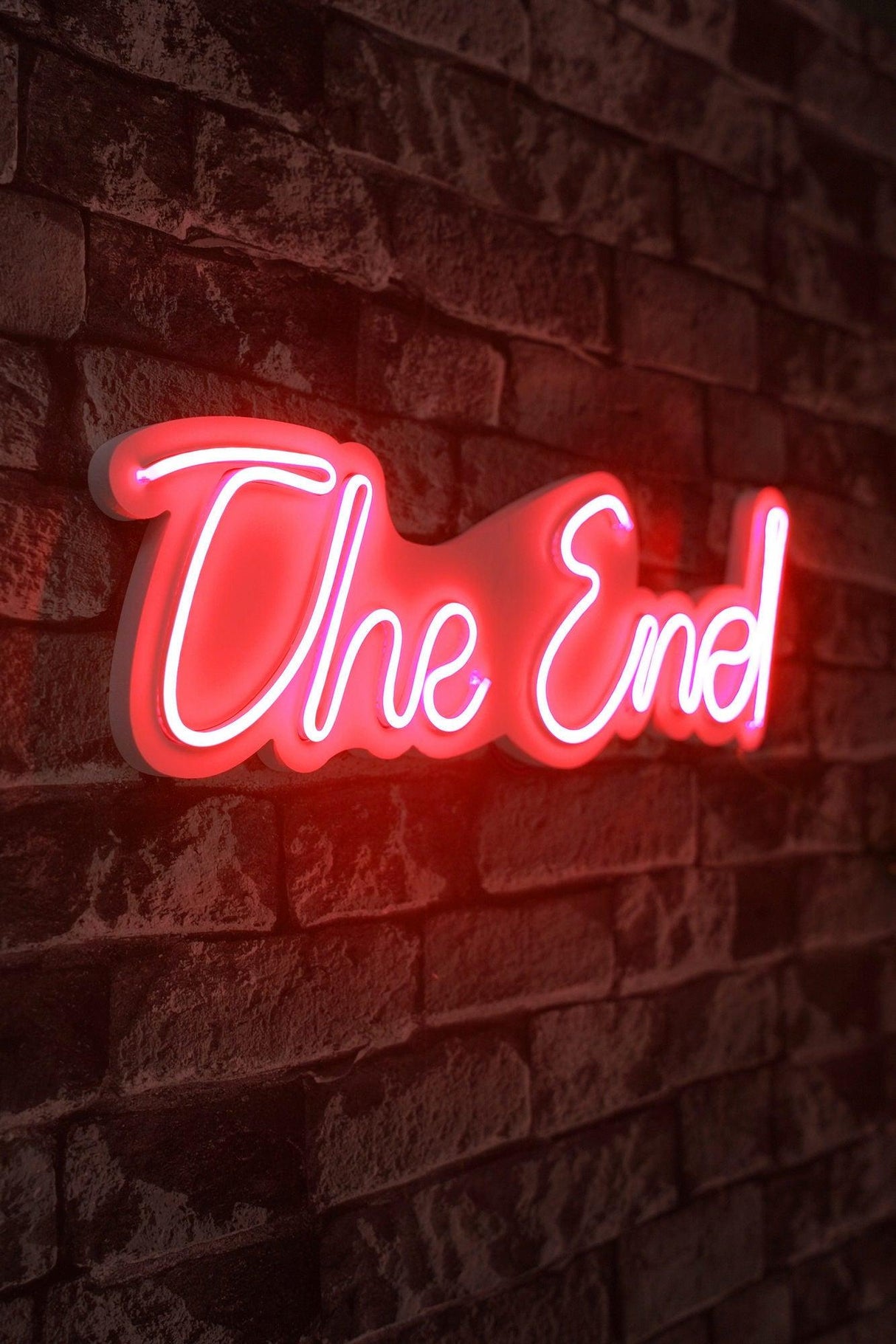 Lampă neon The End, Diverse culori, 16x50x2 cm - Roșu | SKU: 395NGR2208 | Lampă neon The End, 16x50x2 cm, varianta Roșu, produs pentru amenajarea locuinței, disponibil online în România la CasaMob