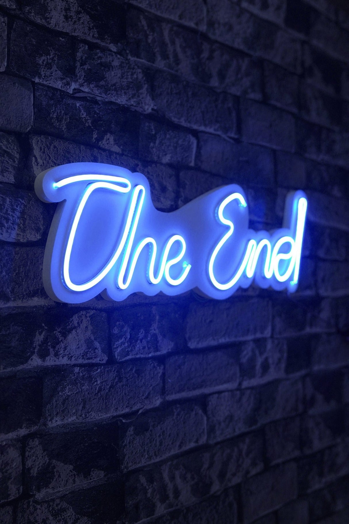 Lampă neon The End, Diverse culori, 16x50x2 cm - Albastru | SKU: 395NGR2209 | Lampă neon The End, 16x50x2 cm, varianta Albastru, produs pentru amenajarea locuinței, disponibil online în România la CasaMob