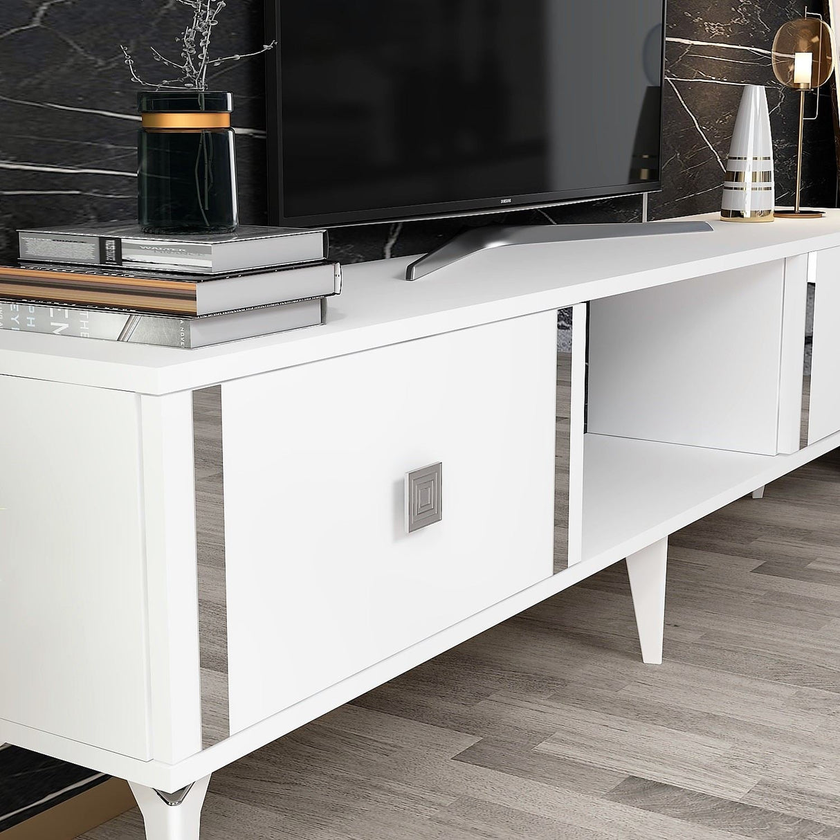 Comodă TV Doruk, Diverse culori, 150x30x45 cm - Alb - Argintiu | SKU: 475OLV2932 | Comodă TV Doruk, 150x30x45 cm, varianta Alb - Argintiu, produs pentru amenajarea locuinței, disponibil online în România la CasaMob