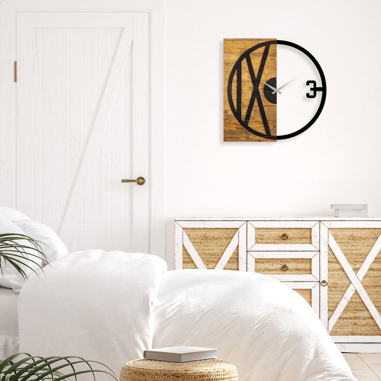 Ceas de perete decorativ din lemn Wooden Clock 24, Nuc, 3x58x58 cm