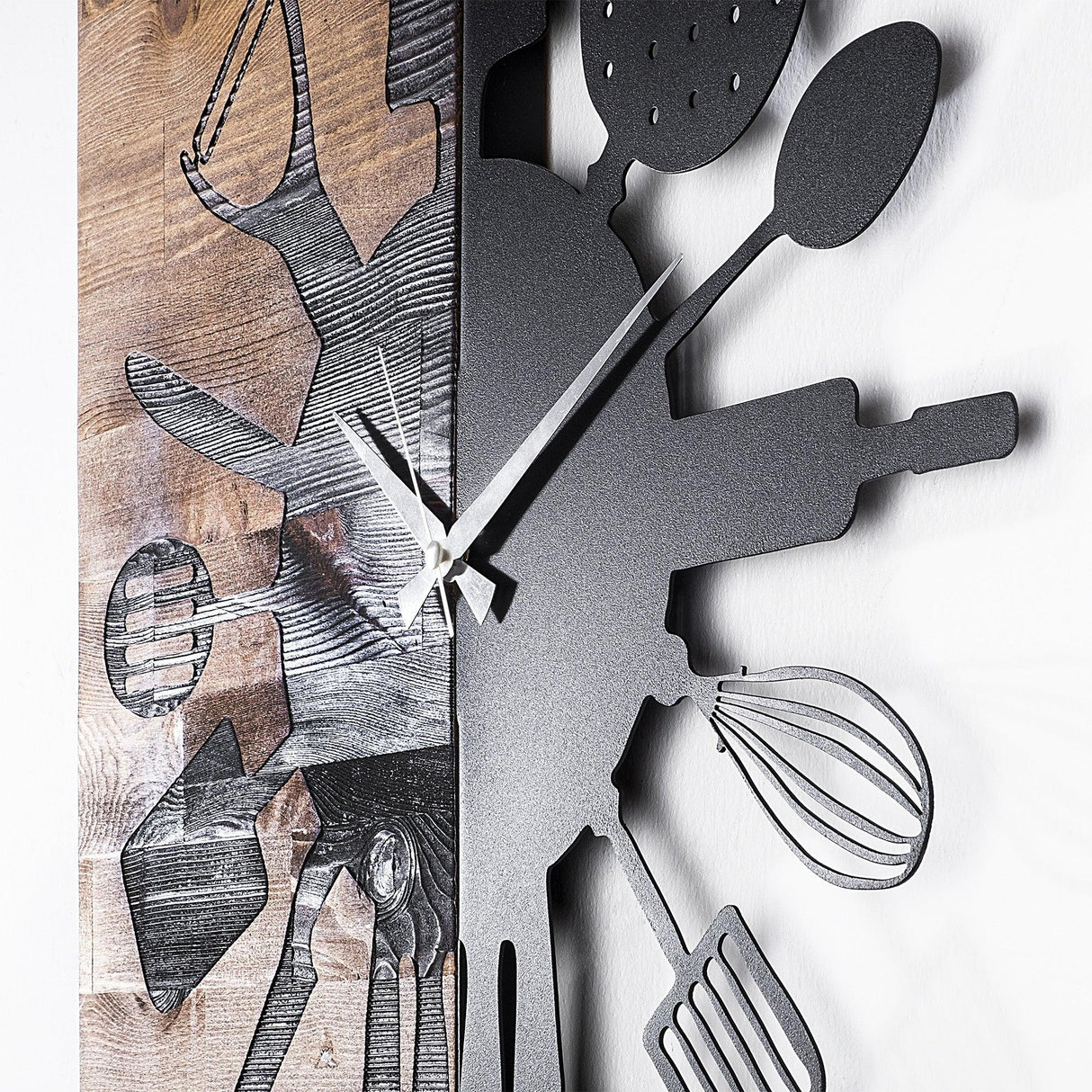 Ceas de perete decorativ din lemn Wooden Clock 32, Nuc, 3x58x60 cm