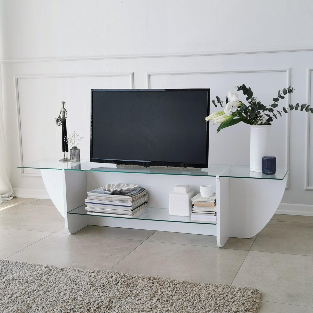 Comodă TV Lily TV, Diverse culori, 158x35x40 cm - Alb | SKU: 552NOS1603 | Comodă TV Lily TV, 158x35x40 cm, varianta Alb, produs pentru amenajarea locuinței, disponibil online în România la CasaMob