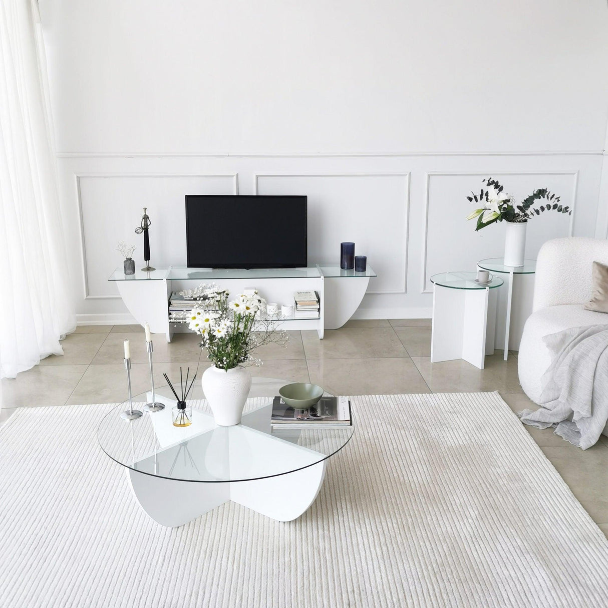 Comodă TV Lily TV, Diverse culori, 158x35x40 cm - Alb | SKU: 552NOS1603 | Comodă TV Lily TV, 158x35x40 cm, varianta Alb, produs pentru amenajarea locuinței, disponibil online în România la CasaMob