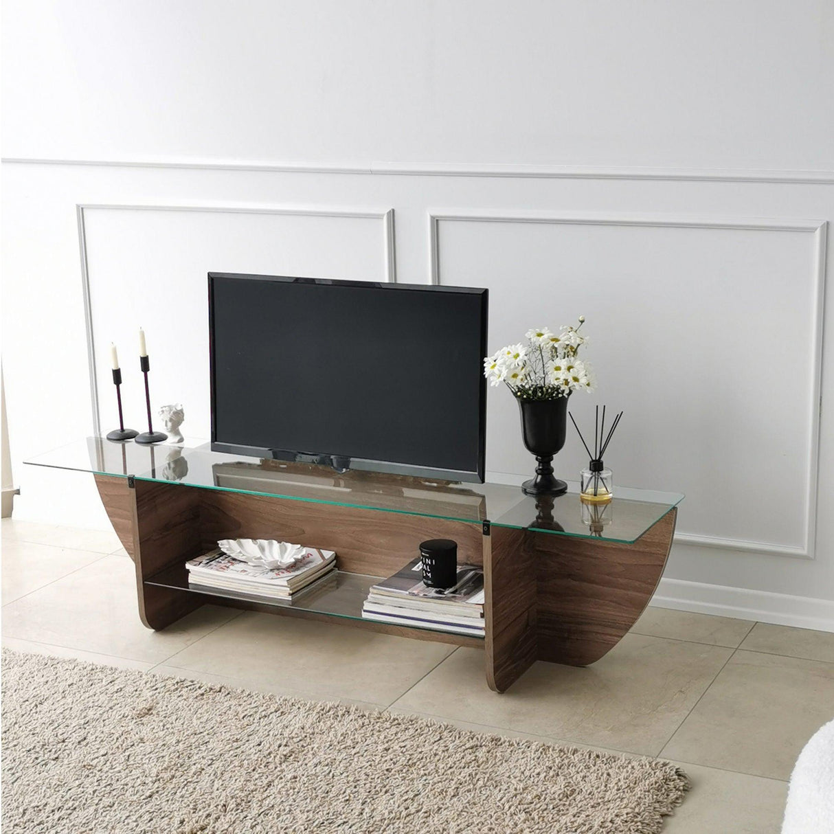Comodă TV Lily TV, Diverse culori, 158x35x40 cm - Nuc | SKU: 552NOS1604 | Comodă TV Lily TV, 158x35x40 cm, varianta Nuc, produs pentru amenajarea locuinței, disponibil online în România la CasaMob