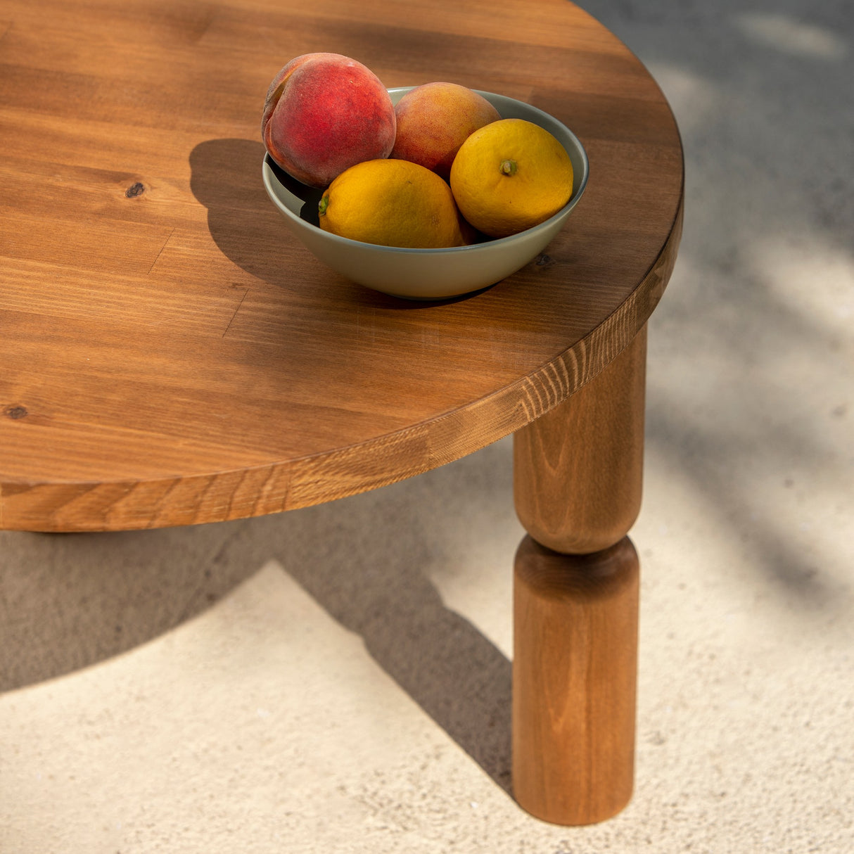Măsuță de cafea Ida 70, Diverse culori, 70x70x40 cm - Castaniu | SKU: 552NOS2389 | Măsuță de cafea Ida 70, 70x70x40 cm, varianta Castaniu, produs pentru amenajarea locuinței, disponibil online în România la CasaMob