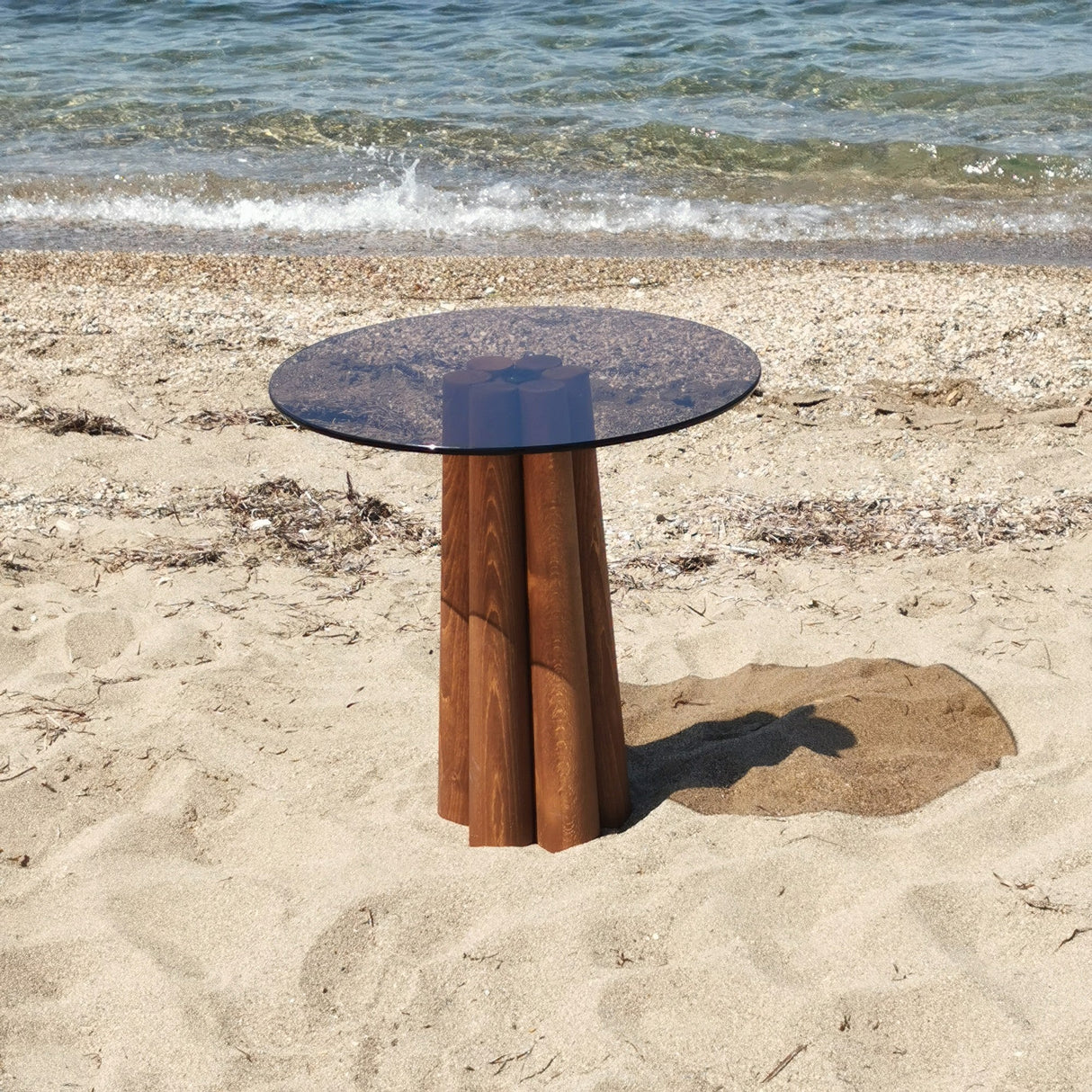 Măsuță de cafea Thales, Diverse culori, 50x50x50 cm - Bronz - Nuc | SKU: 552NOS2393 | Măsuță de cafea Thales, 50x50x50 cm, varianta Bronz - Nuc, produs pentru amenajarea locuinței, disponibil online în România la CasaMob