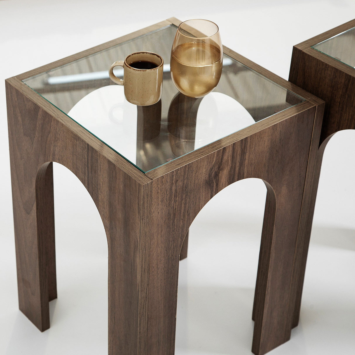 Măsuță de cafea Seine Set, Diverse culori - Transparent - Nuc | SKU: 552NOS2422 | Măsuță de cafea Seine Set, varianta Transparent - Nuc, produs pentru amenajarea locuinței, disponibil online în România la CasaMob