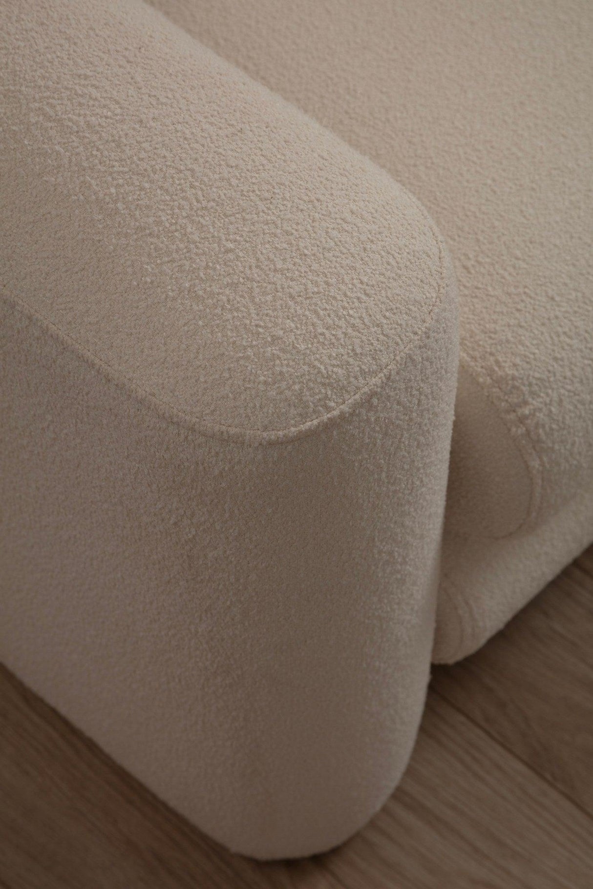 Fotoliu Lily Wing Chair,  98 x 73 x 97 cm - Crem, SKU 560ARE1850