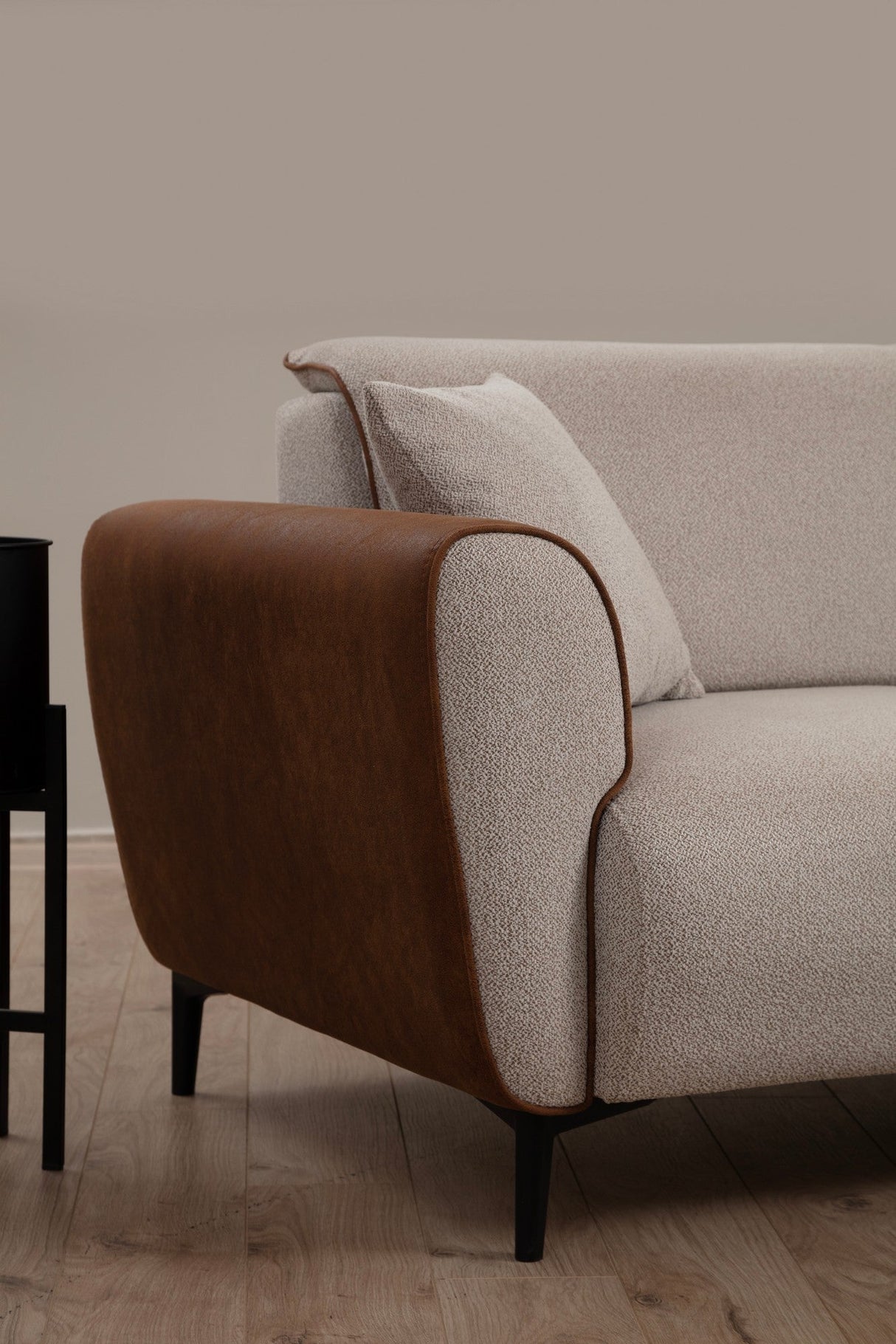 Canapea extensibilă Aren, Colț, Dreapta, Diverse culori, 260x150 cm - Bej - Scorțișoară | SKU: 560ARE2234 | Canapea extensibilă Aren, Colț, Dreapta, 260x150 cm, varianta Bej - Scorțișoară, produs pentru amenajarea locuinței, disponibil online în România la CasaMob