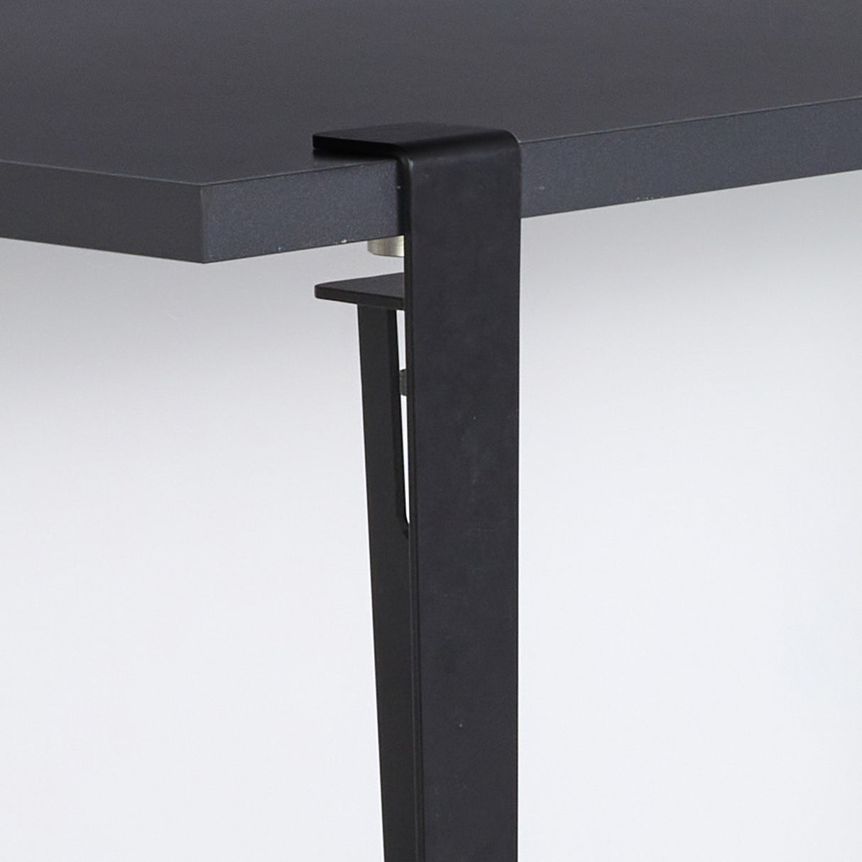 Birou Eridanos, Diverse culori, 120x60x75 cm - Antracit - Negru | SKU: 631LGG1146 | Birou Eridanos, 120x60x75 cm, varianta Antracit - Negru, produs pentru amenajarea locuinței, disponibil online în România la CasaMob