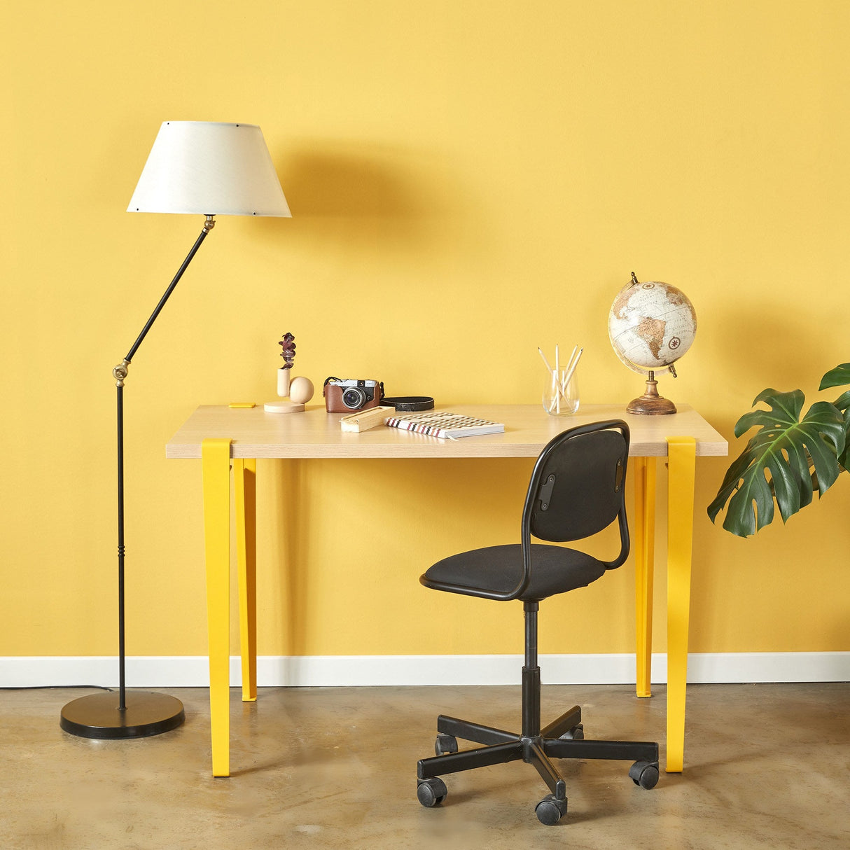 Birou Eridanos, Diverse culori, 120x60x75 cm - Lemn - Galben | SKU: 631LGG1158 | Birou Eridanos, 120x60x75 cm, varianta Lemn - Galben, produs pentru amenajarea locuinței, disponibil online în România la CasaMob
