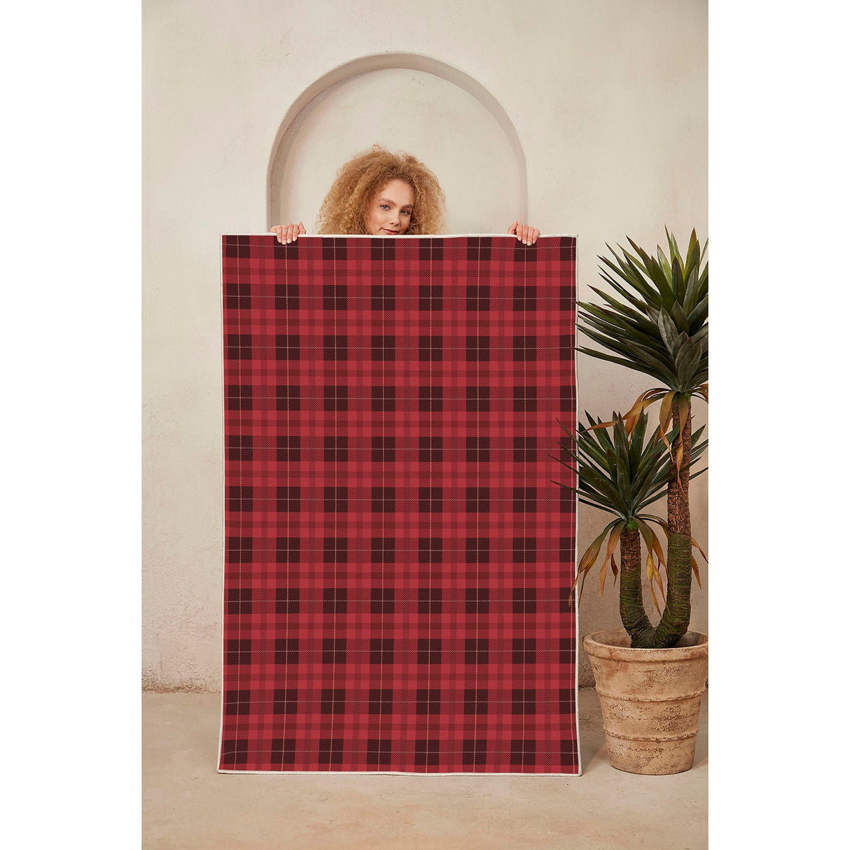 Covor Woopamuk439, Negru - Roșu, Diverse dimensiuni - 80x300x1 cm | SKU: 633HFT1359 | Covor Woopamuk439, Negru - Roșu, varianta 80x300x1 cm, produs pentru amenajarea locuinței, disponibil online în România la CasaMob