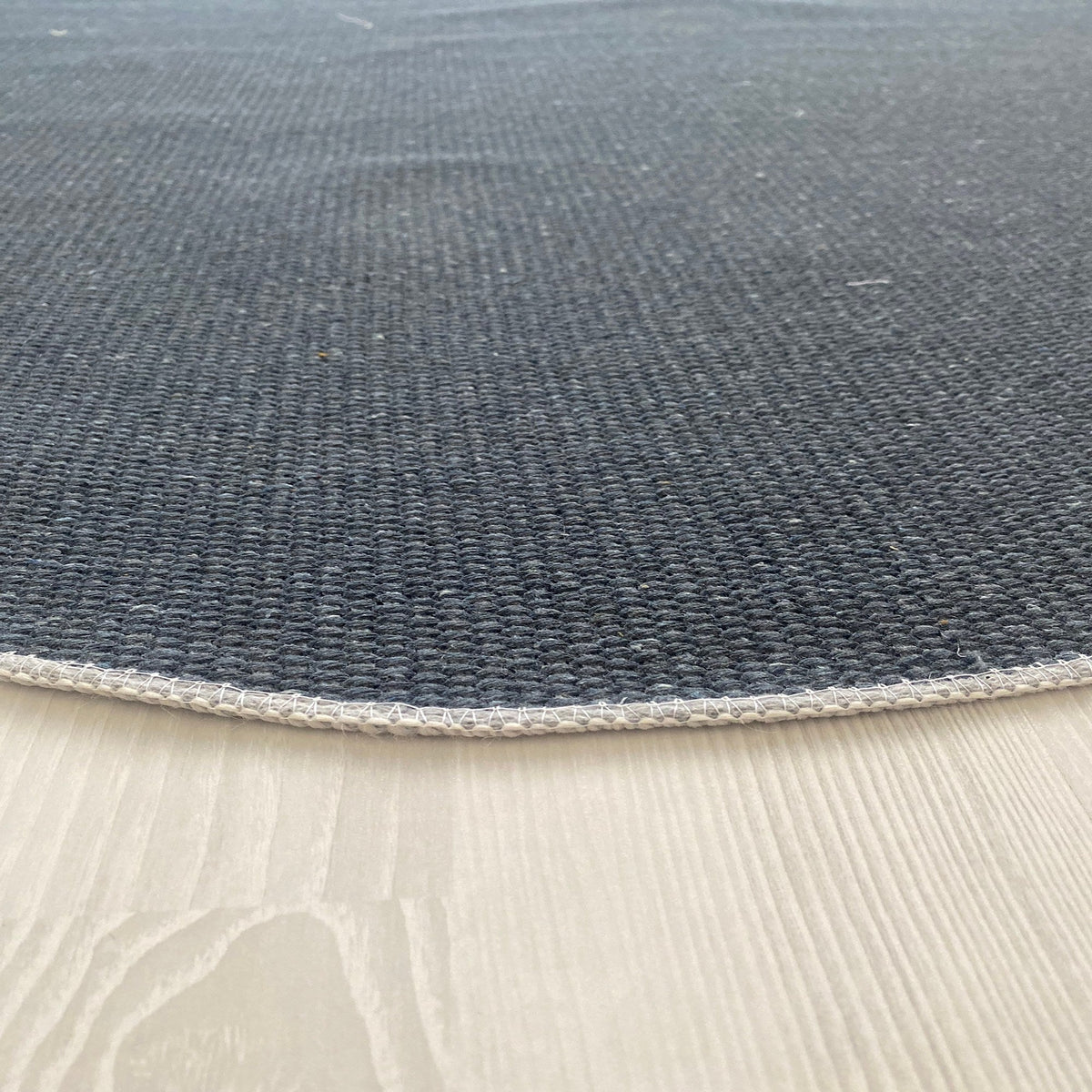 Ø150x5 cm | SKU: 633HFT1641 | Covor Woopamuk464, Roșu - Negru, varianta Ø150x5 cm, produs pentru amenajarea locuinței, disponibil online în România la CasaMob