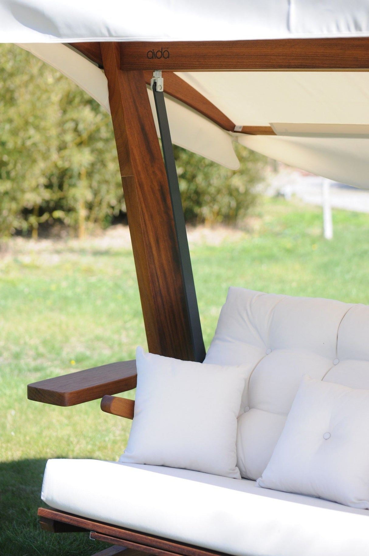 Balansoar de grădină Luna Deluxe 2600, Diverse culori, Diverse dimensiuni - Bej - 201x70x195 cm | SKU: 675SWG1113 | Balansoar de grădină Luna Deluxe 2600, varianta Bej - 201x70x195 cm, produs pentru amenajarea locuinței, disponibil online în România la CasaMob