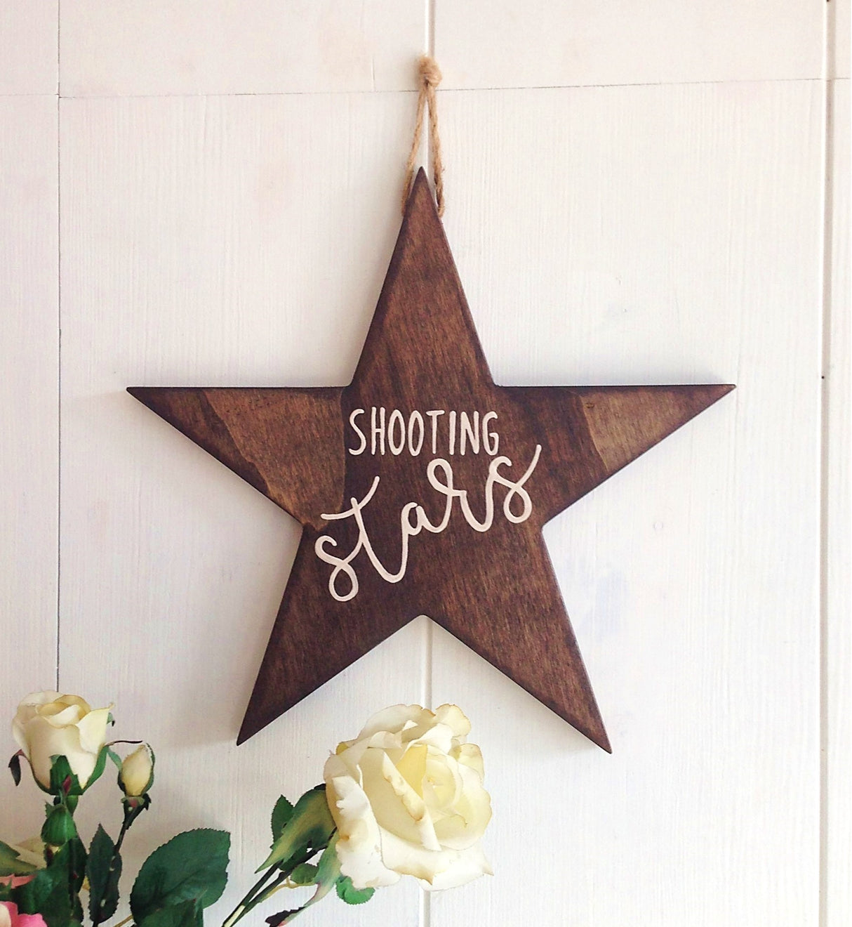 Decorațiune de perete din lemn Shooting Stars, Nuc, 35x32x2 cm