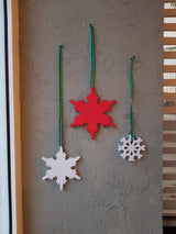 Decorațiune de perete din lemn Snow Set, Roșu - Alb, 12x2x12 cm