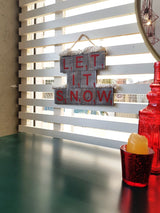 Decorațiune de perete din lemn Let it Snow, Nuc, 25x2x25 cm