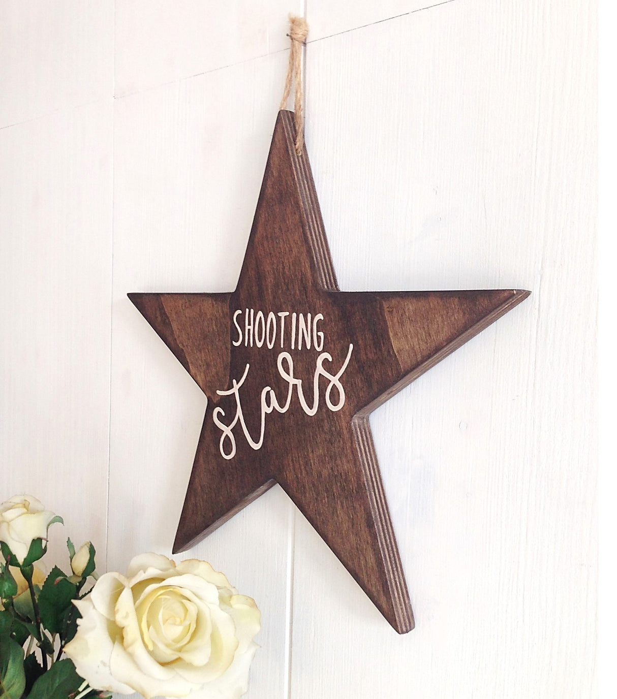 Decorațiune de perete din lemn Shooting Stars, Nuc, 35x32x2 cm