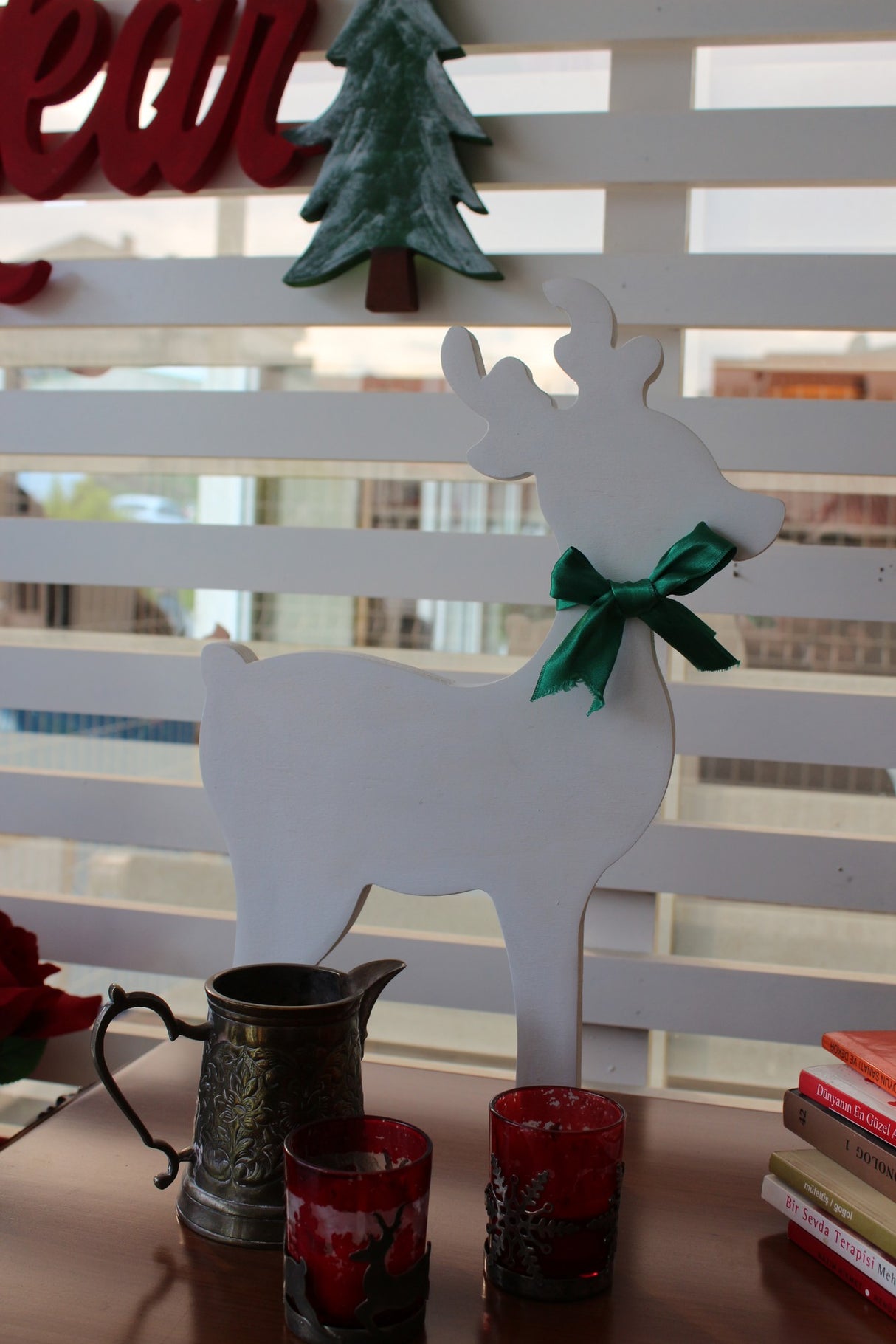 Decorațiune de perete din lemn White Deer 2, Alb, 40x28x2 cm