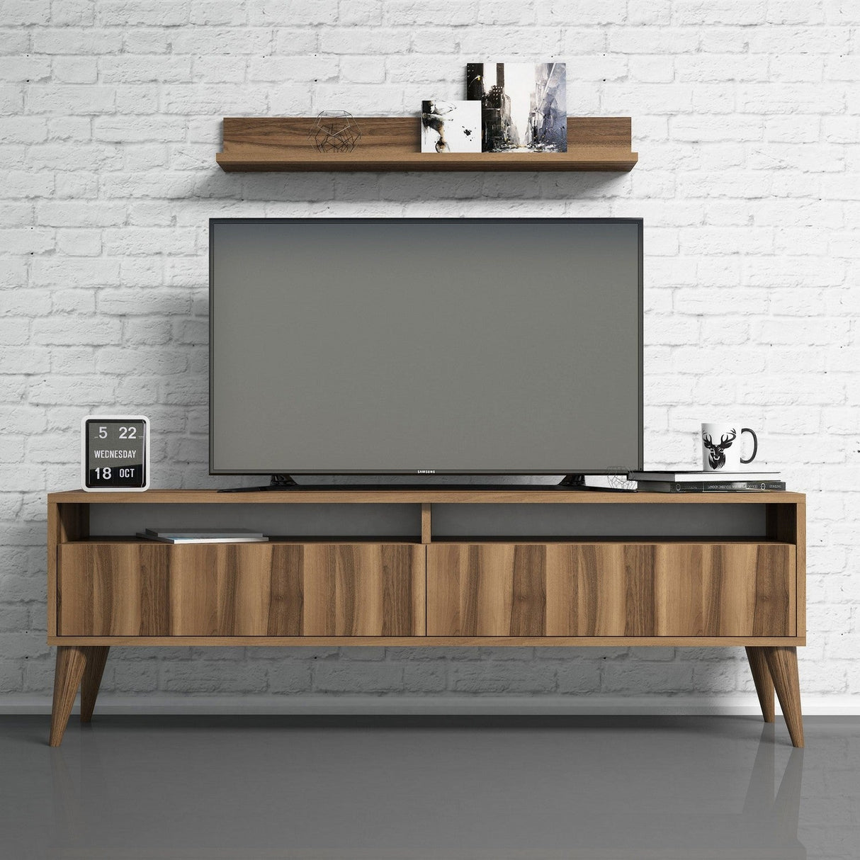 Comodă TV Best, Diverse culori, 150x30x50 cm - Nuc | SKU: 845HCT3085 | Comodă TV Best, 150x30x50 cm, varianta Nuc, produs pentru amenajarea locuinței, disponibil online în România la CasaMob