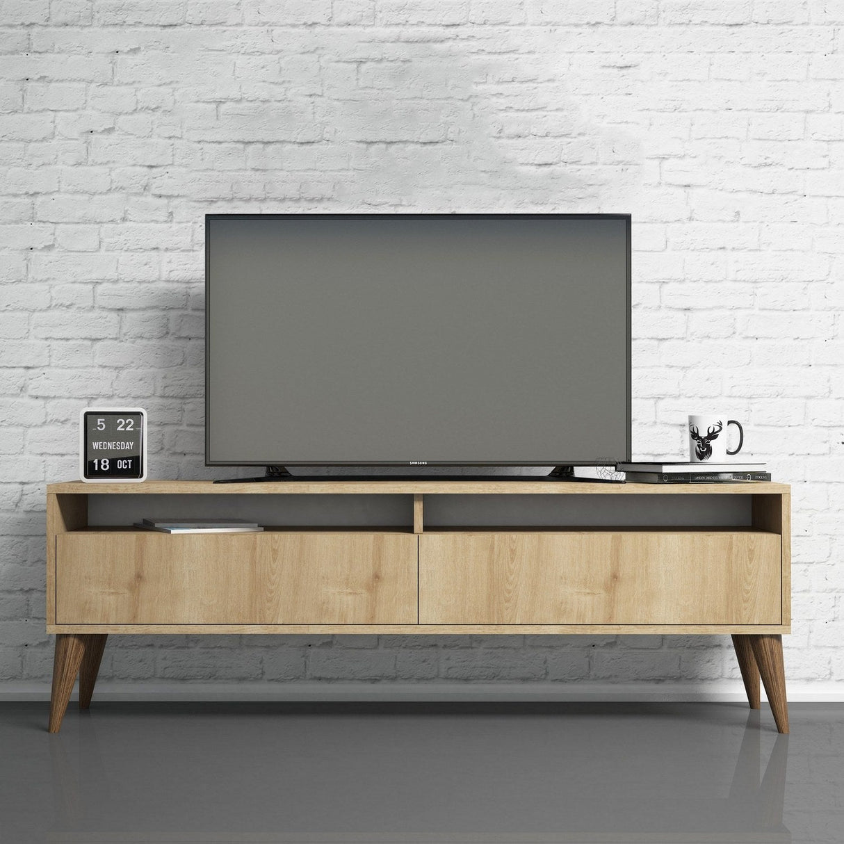 Comodă TV Best 2, Diverse culori, 150x50x30 cm - Stejar | SKU: 845HCT5510 | Comodă TV Best 2, 150x50x30 cm, varianta Stejar, produs pentru amenajarea locuinței, disponibil online în România la CasaMob