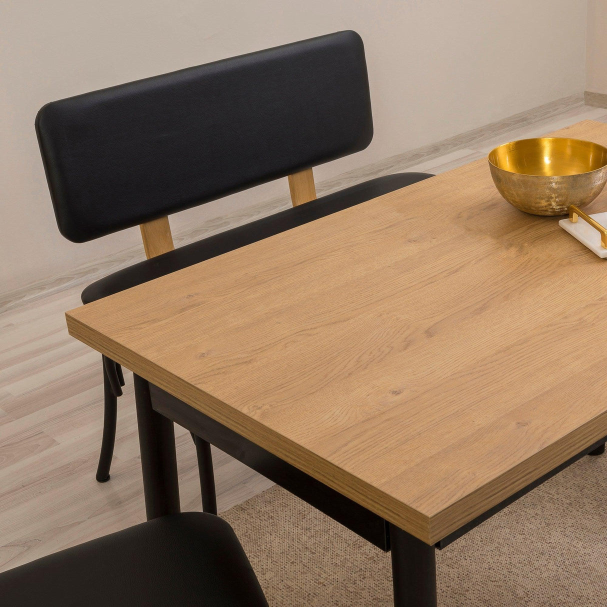 Masă cu scaune Oliver Sbt. Karina, Diverse culori, Diverse configurații, 120x75x77 cm - Negru - 4 bucăți | SKU: 869VEL8141 | Masă cu scaune Oliver Sbt. Karina, 120x75x77 cm, varianta Negru - 4 bucăți, produs pentru amenajarea locuinței, disponibil online în România la CasaMob
