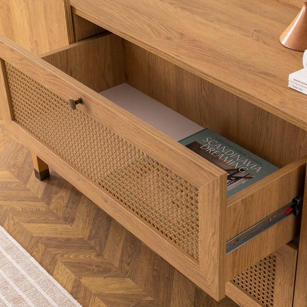 Masă cu scaune Madison Set, Stejar, Diverse configurații, Diverse dimensiuni - Ø77x86 cm - 7 bucăți | SKU: 869VEL8176 | Masă cu scaune Madison Set, Stejar, varianta Ø77x86 cm - 7 bucăți, produs pentru amenajarea locuinței, disponibil online în România la CasaMob