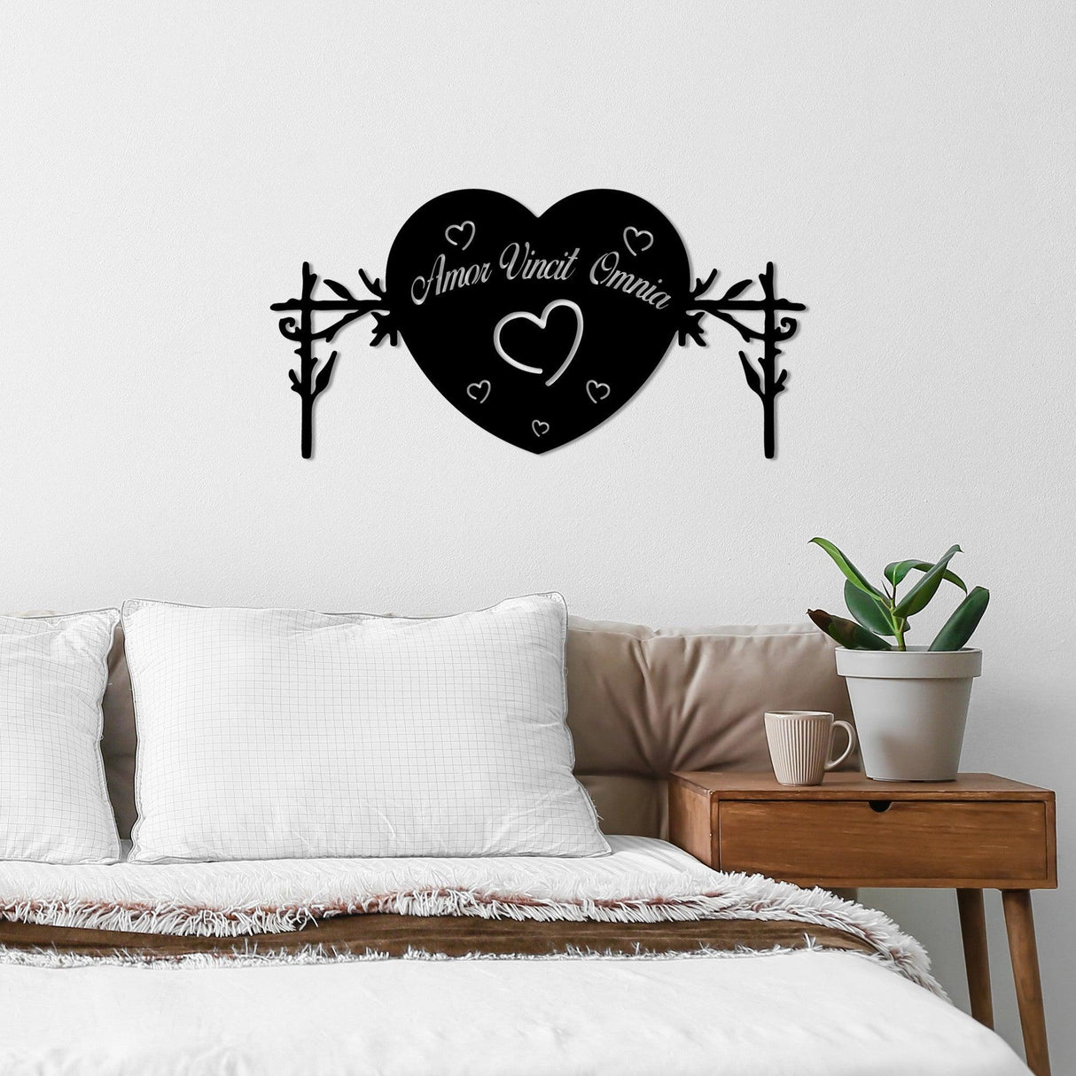 Decoratiune de perete Metal Omnia Vincit Amor 2, Negru, 60x30 cm
