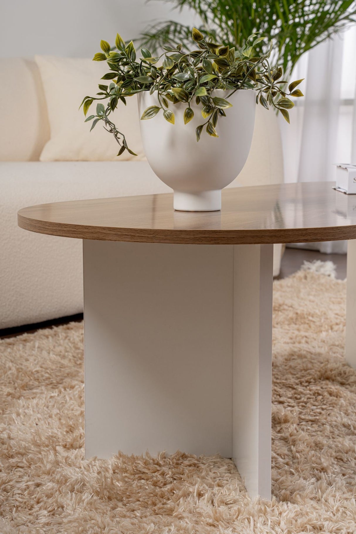 Măsuță de cafea Sable, Diverse culori, 119x60x40 cm - Venezia walnut - Alb | SKU: 909NRD1111 | Măsuță de cafea Sable, 119x60x40 cm, varianta Venezia walnut - Alb, produs pentru amenajarea locuinței, disponibil online în România la CasaMob