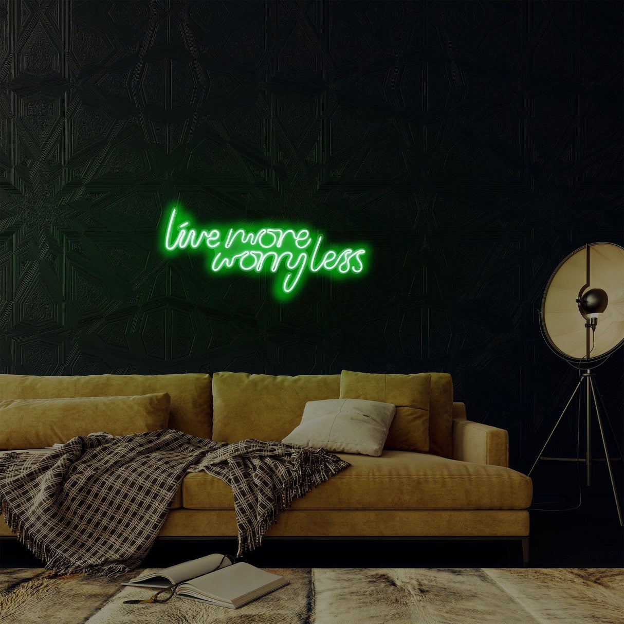 Aplica de Perete Neon Live More Worry Less, 67x36 cm - Verde