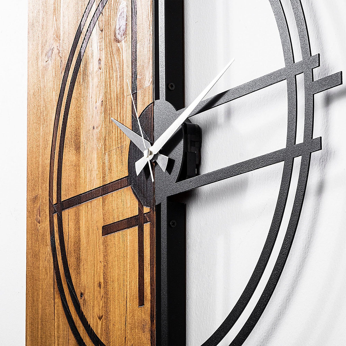 Ceas de perete decorativ din lemn Wooden Clock 38, Nuc deschis, 58x56 cm