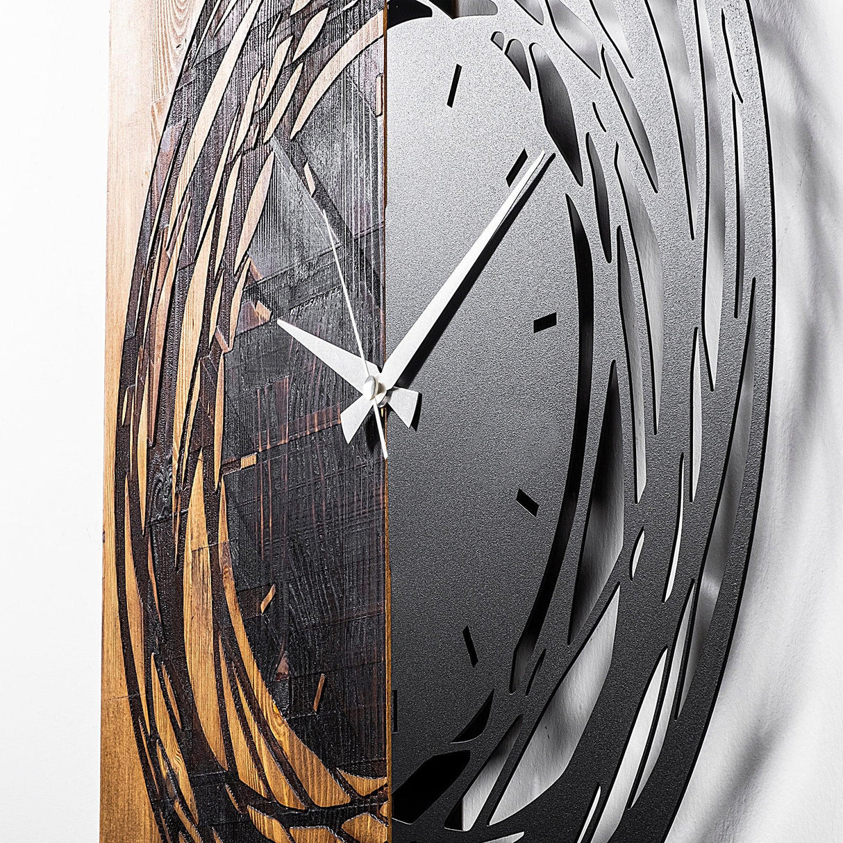 Ceas de perete decorativ din lemn Wooden Clock 39, Nuc deschis, 58x58 cm