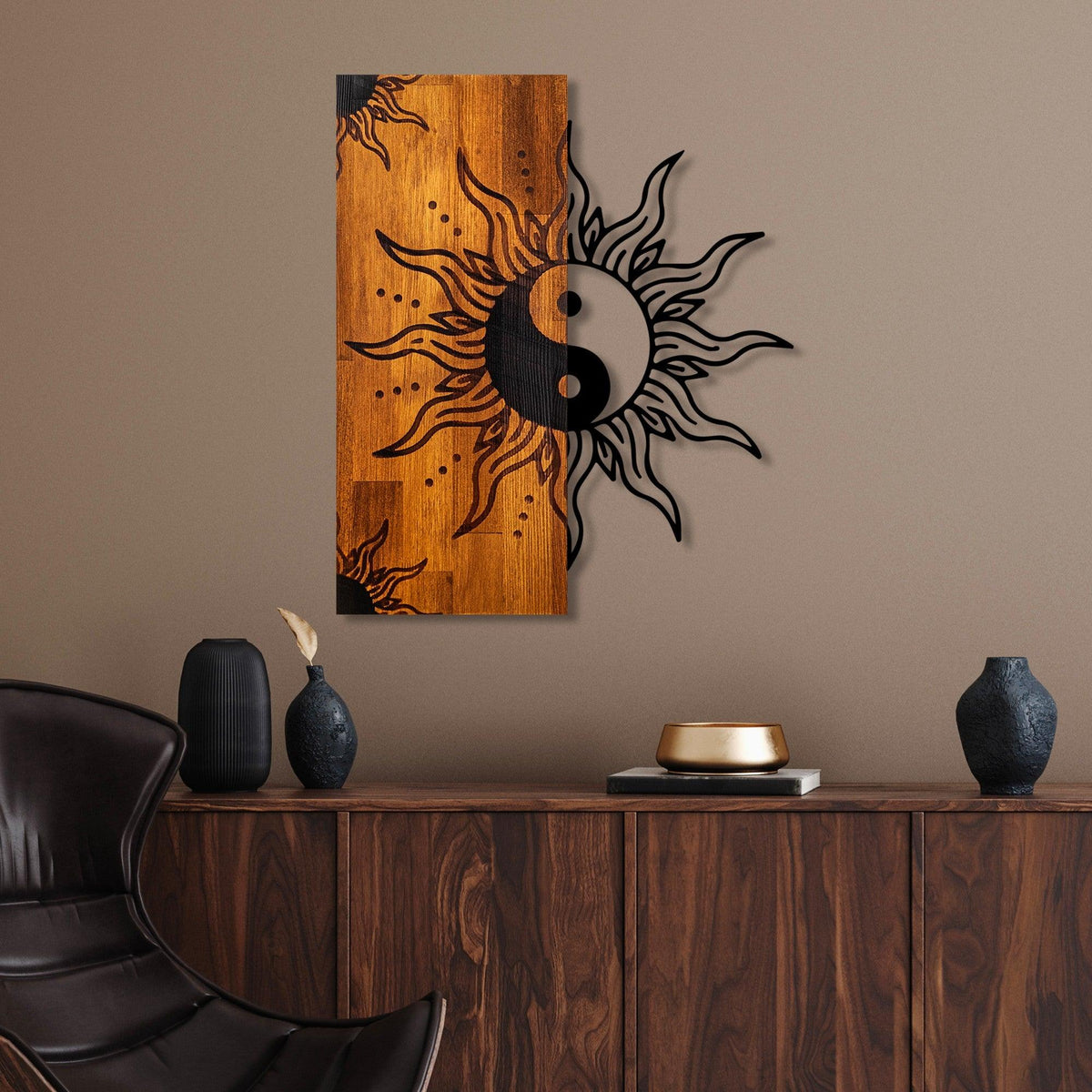 Decoratiune de perete lemn Yin Yang, Nuc, 50x58x3 cm