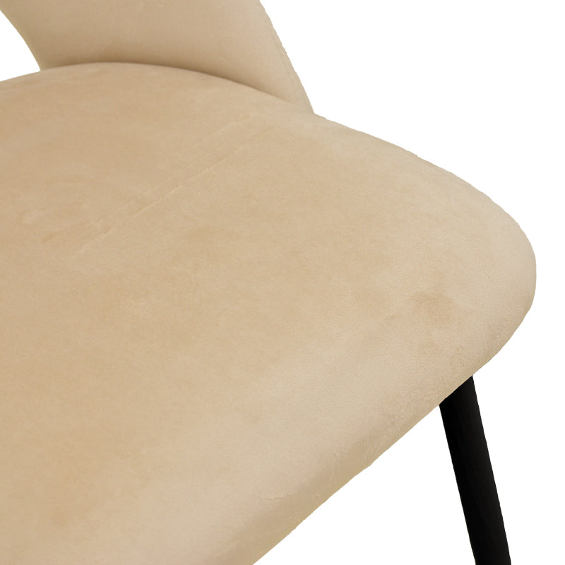 Scaun Nelda, picioare negre, catifea, Diverse culori, 44x58x82 cm - Bej | SKU: 428-000013 | Scaun Nelda, picioare negre, catifea, 44x58x82 cm, varianta Bej, produs pentru amenajarea locuinței, disponibil online în România la CasaMob